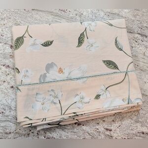 Crown Crafts Williamsburg Queen White Magnolia Floral On Cream Cotton Flat Sheet